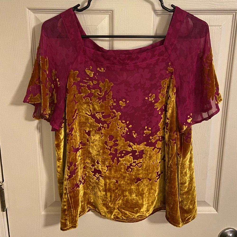Anthropologie Maeve Pink Blouse w/ Gold Velvet and Sheer Sleeves Size M